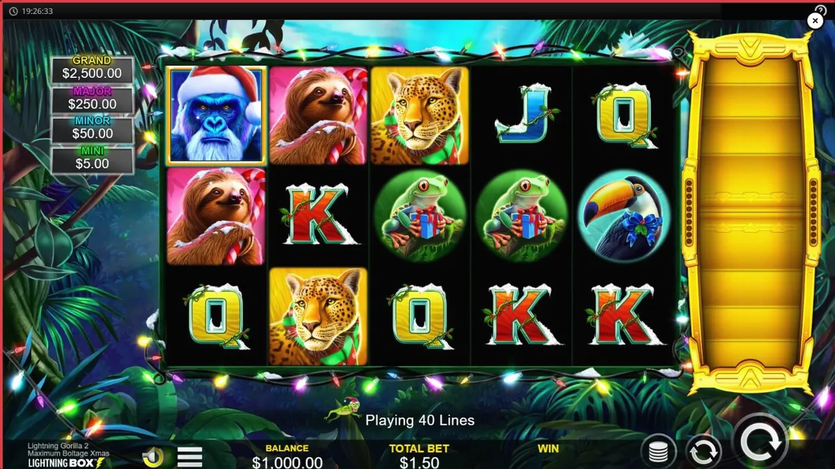 Tampilan visual slot Lightning Gorilla 2 Xmas dengan tema hutan tropis dan suasana Natal.